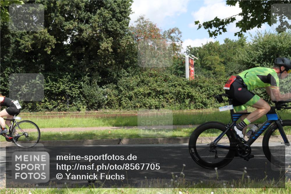 10.08.2025 - GEWOBA Citytriathlon Bremen Yannick Fuchs http://msf.ph/oto/8567705 10.08.2025 12:43:06 Radfahren 612, 628, 644, 677, 684, 710, 846, 871, 889, 945 meine-sportfotos.de