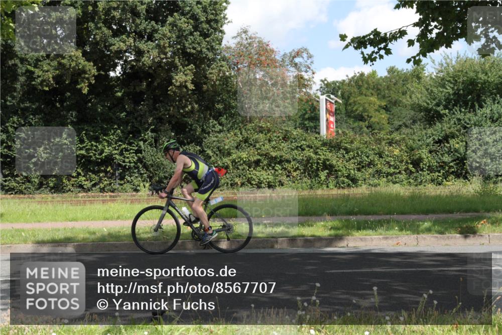 10.08.2025 - GEWOBA Citytriathlon Bremen Yannick Fuchs http://msf.ph/oto/8567707 10.08.2025 12:43:11 Radfahren 612, 628, 677, 684, 710, 871, 885, 889, 945, 964, 1038 meine-sportfotos.de