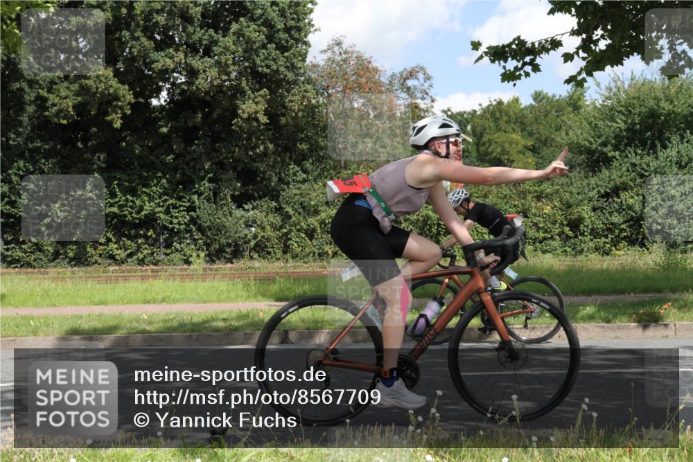 10.08.2025 - GEWOBA Citytriathlon Bremen Yannick Fuchs http://msf.ph/oto/8567709 10.08.2025 12:43:17 Radfahren 612, 646, 677, 885, 889, 945, 964, 1038 meine-sportfotos.de