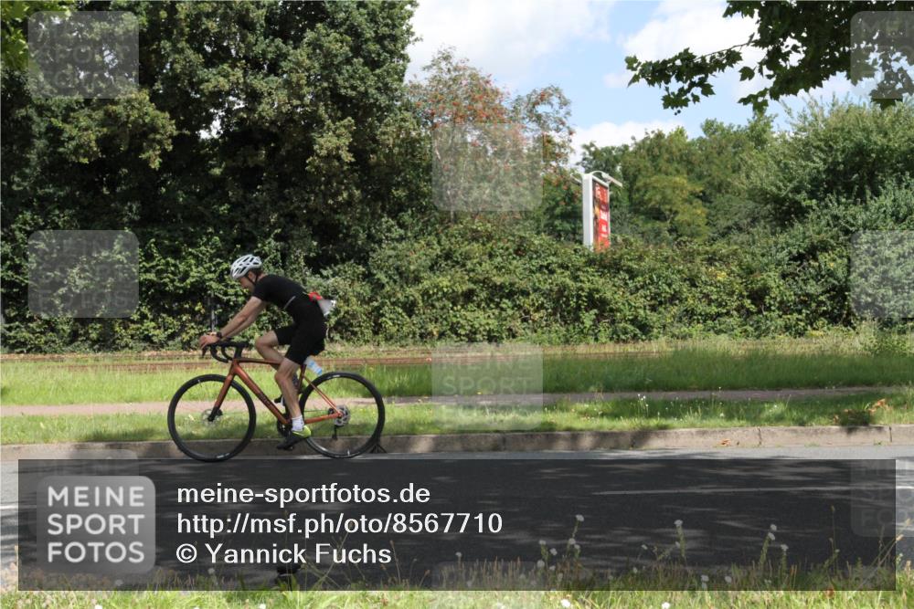 10.08.2025 - GEWOBA Citytriathlon Bremen Yannick Fuchs http://msf.ph/oto/8567710 10.08.2025 12:43:17 Radfahren 612, 646, 677, 885, 889, 945, 964, 1038 meine-sportfotos.de