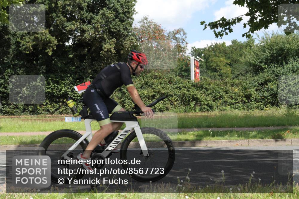 10.08.2025 - GEWOBA Citytriathlon Bremen Yannick Fuchs http://msf.ph/oto/8567723 10.08.2025 12:43:39 Radfahren 835, 837, 842, 907, 925, 955, 1012 meine-sportfotos.de