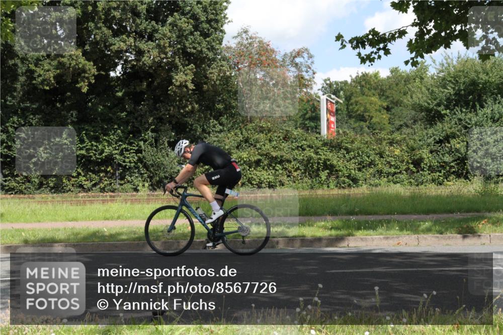 10.08.2025 - GEWOBA Citytriathlon Bremen Yannick Fuchs http://msf.ph/oto/8567726 10.08.2025 12:43:44 Radfahren 608, 835, 837, 842, 907, 925, 954, 955, 1012 meine-sportfotos.de