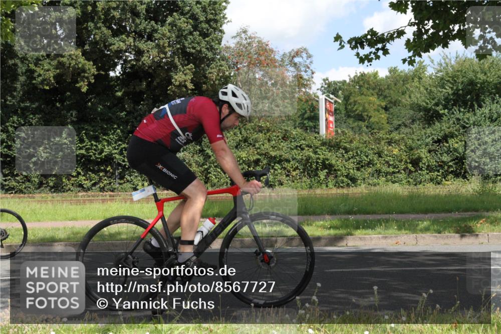 10.08.2025 - GEWOBA Citytriathlon Bremen Yannick Fuchs http://msf.ph/oto/8567727 10.08.2025 12:43:44 Radfahren 608, 835, 837, 842, 907, 925, 954, 955, 1012 meine-sportfotos.de
