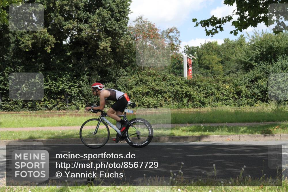 10.08.2025 - GEWOBA Citytriathlon Bremen Yannick Fuchs http://msf.ph/oto/8567729 10.08.2025 12:43:48 Radfahren 608, 837, 842, 907, 925, 954, 955, 1012 meine-sportfotos.de