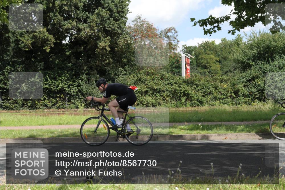 10.08.2025 - GEWOBA Citytriathlon Bremen Yannick Fuchs http://msf.ph/oto/8567730 10.08.2025 12:43:48 Radfahren 608, 837, 842, 907, 925, 954, 955, 1012 meine-sportfotos.de