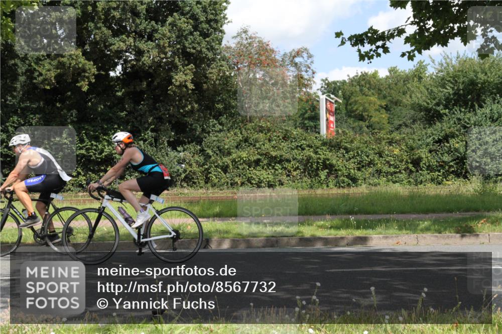 10.08.2025 - GEWOBA Citytriathlon Bremen Yannick Fuchs http://msf.ph/oto/8567732 10.08.2025 12:43:49 Radfahren 608, 837, 842, 907, 925, 954, 1012 meine-sportfotos.de