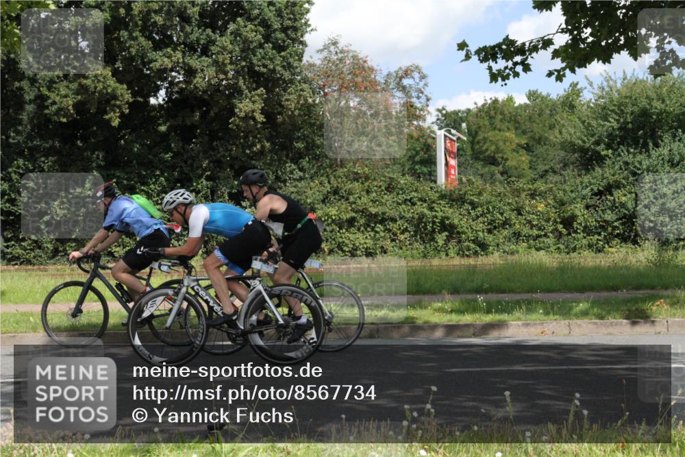 10.08.2025 - GEWOBA Citytriathlon Bremen Yannick Fuchs http://msf.ph/oto/8567734 10.08.2025 12:43:54 Radfahren 608, 842, 907, 908, 925, 954, 1012, 1036 meine-sportfotos.de