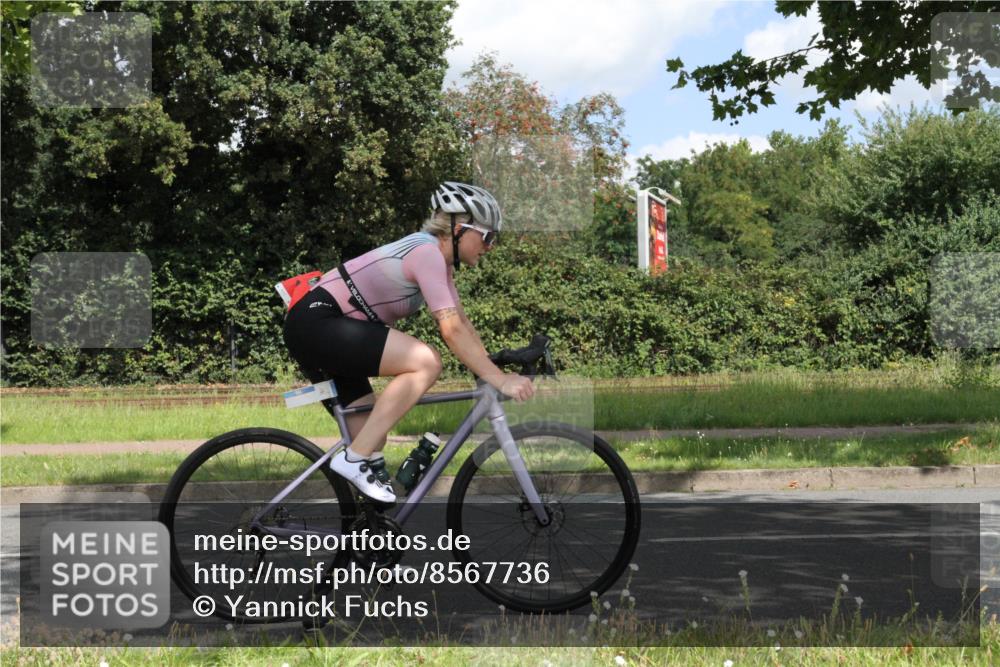 10.08.2025 - GEWOBA Citytriathlon Bremen Yannick Fuchs http://msf.ph/oto/8567736 10.08.2025 12:43:56 Radfahren 608, 907, 908, 954, 1012, 1036 meine-sportfotos.de