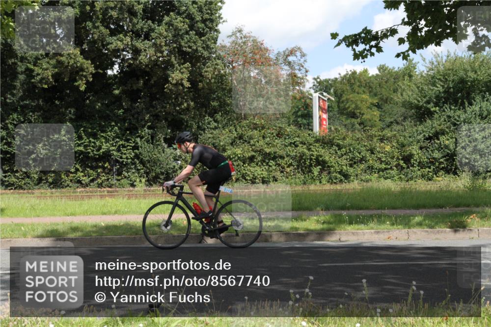 10.08.2025 - GEWOBA Citytriathlon Bremen Yannick Fuchs http://msf.ph/oto/8567740 10.08.2025 12:44:06 Radfahren 608, 661, 693, 703, 731, 908, 954, 1036 meine-sportfotos.de