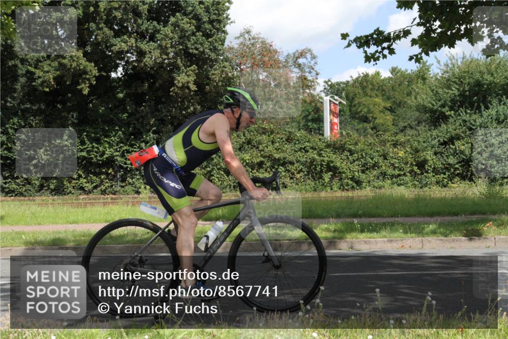 10.08.2025 - GEWOBA Citytriathlon Bremen Yannick Fuchs http://msf.ph/oto/8567741 10.08.2025 12:44:09 Radfahren 661, 693, 703, 713, 731, 746, 908, 1036 meine-sportfotos.de