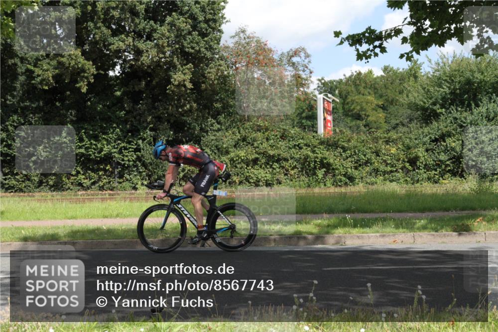 10.08.2025 - GEWOBA Citytriathlon Bremen Yannick Fuchs http://msf.ph/oto/8567743 10.08.2025 12:44:12 Radfahren 661, 669, 693, 703, 713, 731, 746, 908, 965, 1036 meine-sportfotos.de