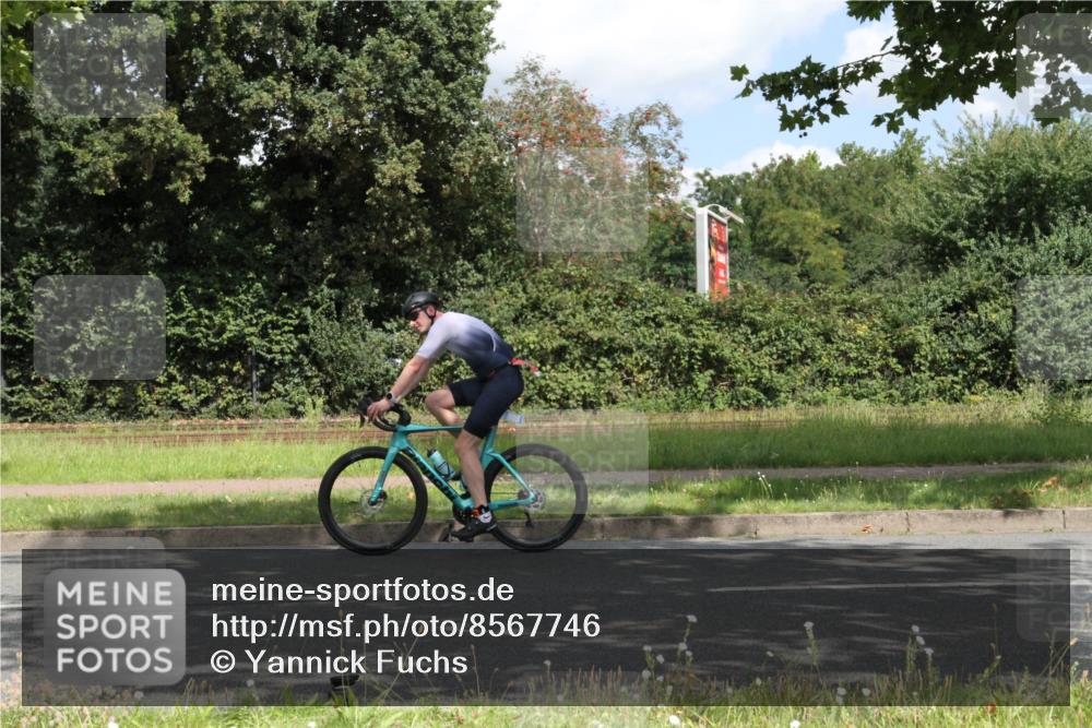10.08.2025 - GEWOBA Citytriathlon Bremen Yannick Fuchs http://msf.ph/oto/8567746 10.08.2025 12:44:14 Radfahren 661, 669, 693, 703, 713, 731, 746, 908, 911, 965, 1036 meine-sportfotos.de