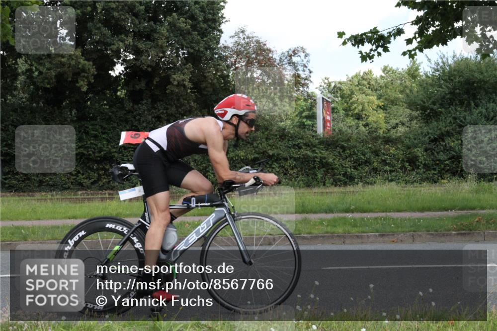 10.08.2025 - GEWOBA Citytriathlon Bremen Yannick Fuchs http://msf.ph/oto/8567766 10.08.2025 12:44:42 Radfahren 586, 607, 638, 800, 809, 819, 958, 1030 meine-sportfotos.de
