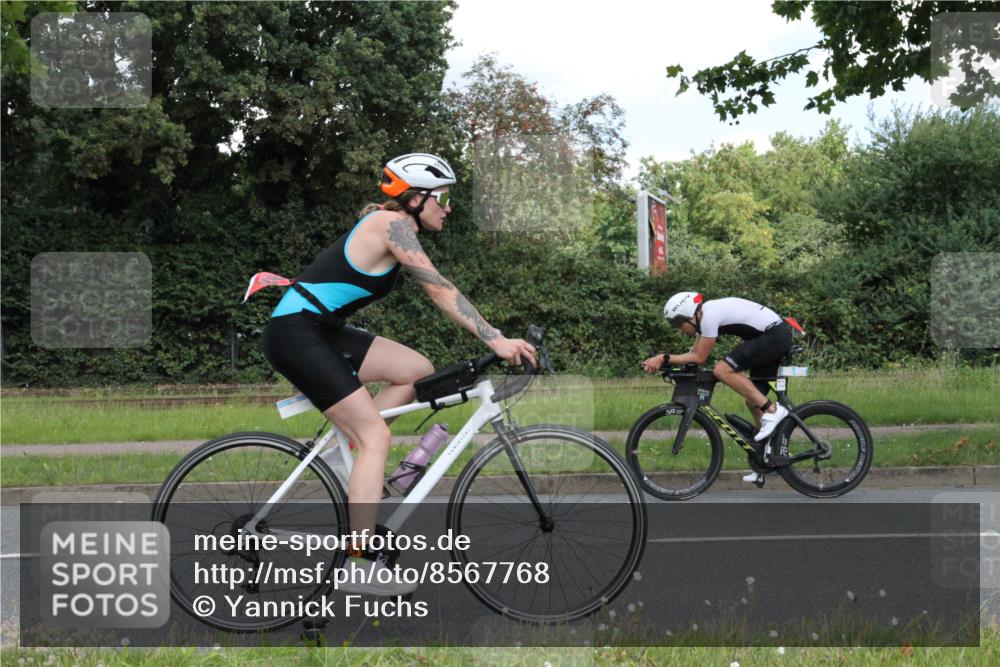 10.08.2025 - GEWOBA Citytriathlon Bremen Yannick Fuchs http://msf.ph/oto/8567768 10.08.2025 12:44:46 Radfahren 586, 607, 638, 716, 786, 800, 809, 819, 958, 1030 meine-sportfotos.de