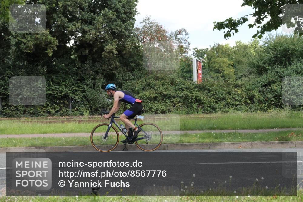 10.08.2025 - GEWOBA Citytriathlon Bremen Yannick Fuchs http://msf.ph/oto/8567776 10.08.2025 12:44:54 Radfahren 607, 638, 647, 716, 727, 786, 809, 816, 958, 1030 meine-sportfotos.de
