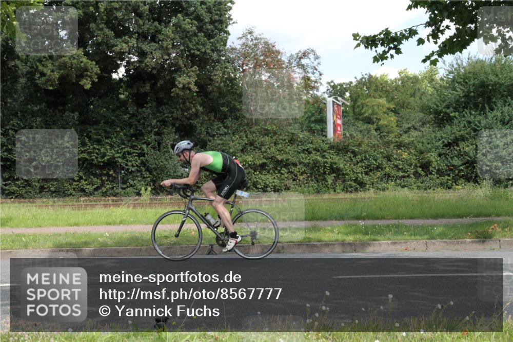 10.08.2025 - GEWOBA Citytriathlon Bremen Yannick Fuchs http://msf.ph/oto/8567777 10.08.2025 12:44:55 Radfahren 607, 638, 647, 716, 727, 786, 809, 816, 958, 1030 meine-sportfotos.de