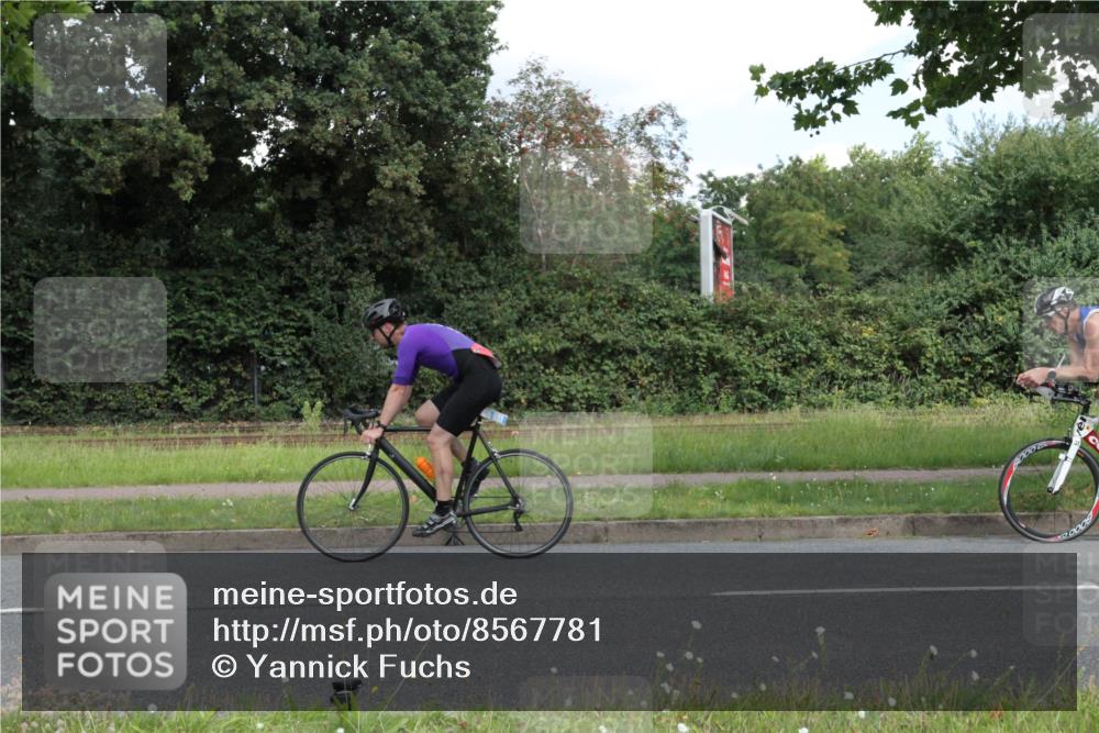 10.08.2025 - GEWOBA Citytriathlon Bremen Yannick Fuchs http://msf.ph/oto/8567781 10.08.2025 12:44:57 Radfahren 638, 647, 716, 727, 786, 808, 809, 816, 958 meine-sportfotos.de
