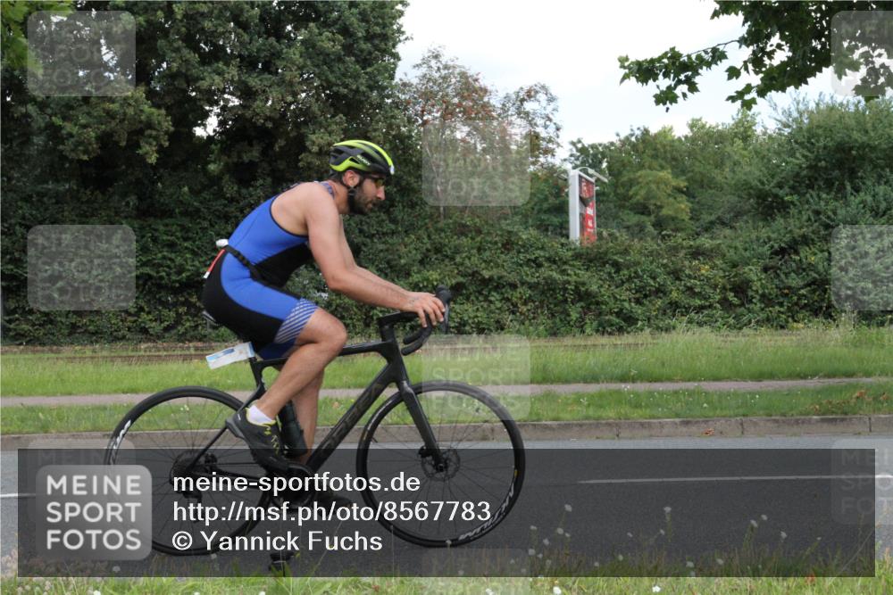 10.08.2025 - GEWOBA Citytriathlon Bremen Yannick Fuchs http://msf.ph/oto/8567783 10.08.2025 12:44:59 Radfahren 638, 647, 716, 727, 786, 808, 809, 816 meine-sportfotos.de