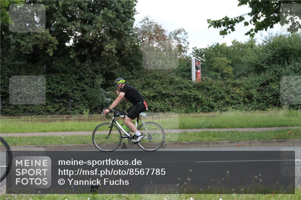 10.08.2025 - GEWOBA Citytriathlon Bremen Yannick Fuchs http://msf.ph/oto/8567785 10.08.2025 12:45:02 Radfahren 633, 638, 647, 716, 727, 786, 808, 816 meine-sportfotos.de