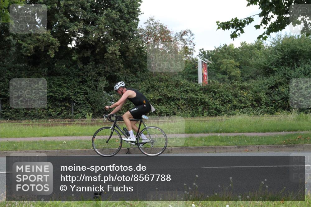 10.08.2025 - GEWOBA Citytriathlon Bremen Yannick Fuchs http://msf.ph/oto/8567788 10.08.2025 12:45:03 Radfahren 633, 638, 647, 716, 727, 786, 808, 816 meine-sportfotos.de
