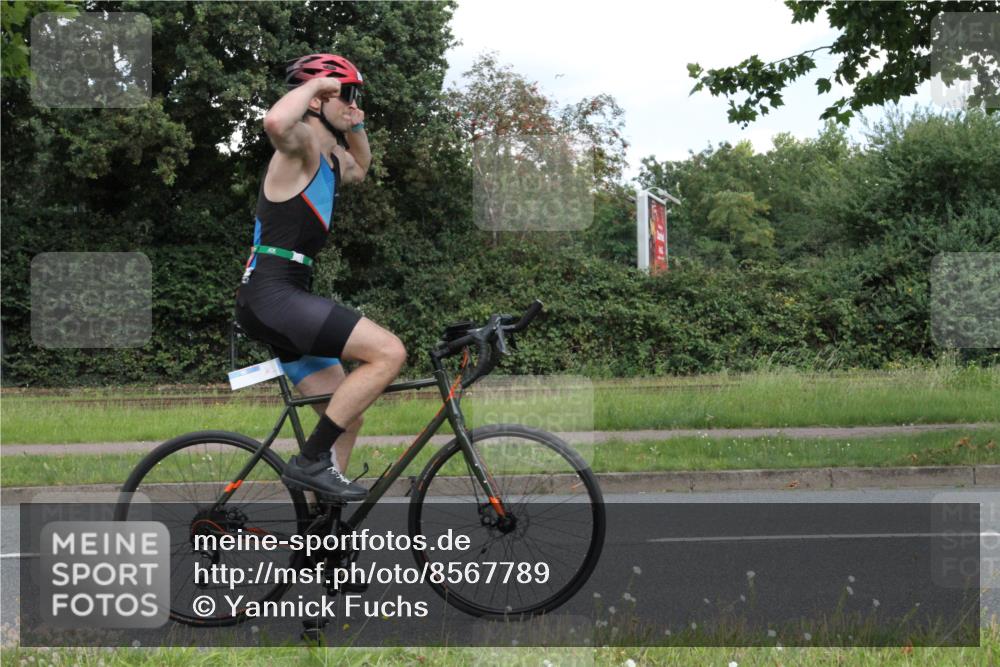 10.08.2025 - GEWOBA Citytriathlon Bremen Yannick Fuchs http://msf.ph/oto/8567789 10.08.2025 12:45:04 Radfahren 633, 638, 647, 712, 716, 727, 786, 808, 816 meine-sportfotos.de