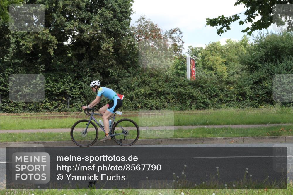 10.08.2025 - GEWOBA Citytriathlon Bremen Yannick Fuchs http://msf.ph/oto/8567790 10.08.2025 12:45:10 Radfahren 633, 647, 712, 727, 786, 808, 816, 828, 851 meine-sportfotos.de
