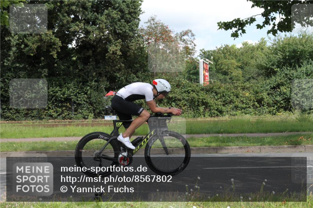 10.08.2025 - GEWOBA Citytriathlon Bremen Yannick Fuchs http://msf.ph/oto/8567802 10.08.2025 12:45:31 Radfahren 676, 724, 828, 851, 930, 939, 946, 1022 meine-sportfotos.de
