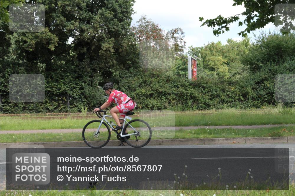 10.08.2025 - GEWOBA Citytriathlon Bremen Yannick Fuchs http://msf.ph/oto/8567807 10.08.2025 12:45:40 Radfahren 574, 651, 676, 724, 748, 771, 812, 898, 928, 930, 939, 1022 meine-sportfotos.de