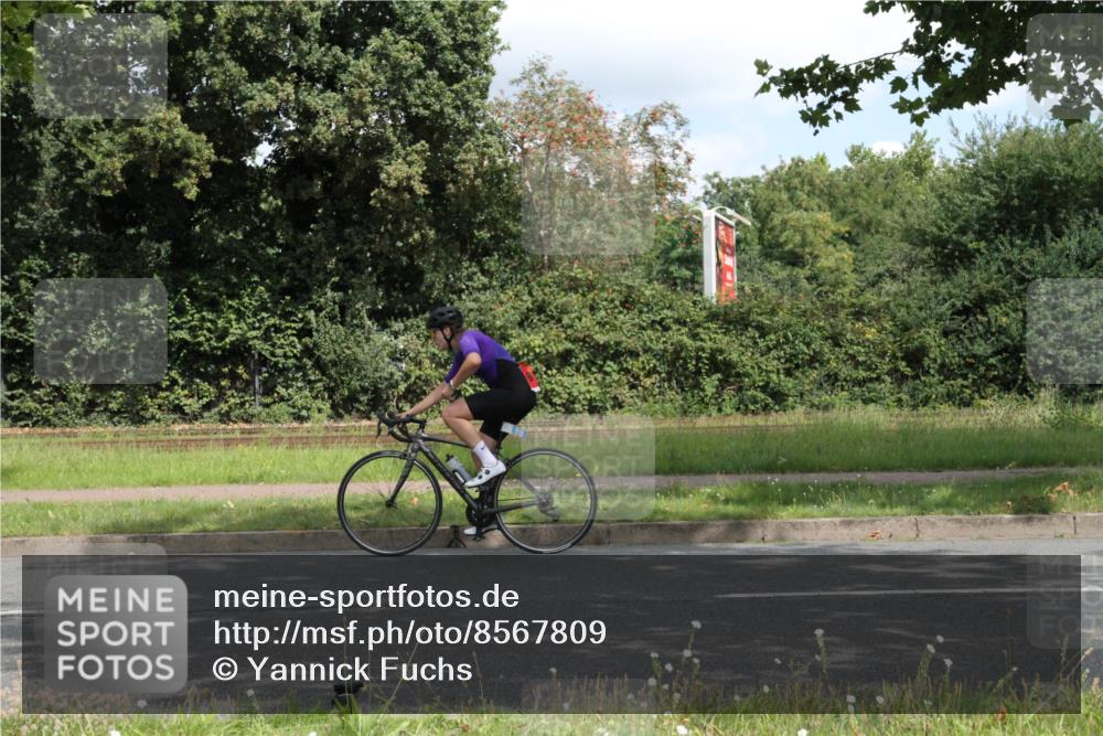 10.08.2025 - GEWOBA Citytriathlon Bremen Yannick Fuchs http://msf.ph/oto/8567809 10.08.2025 12:45:42 Radfahren 574, 651, 676, 697, 748, 771, 812, 898, 928, 930, 939 meine-sportfotos.de