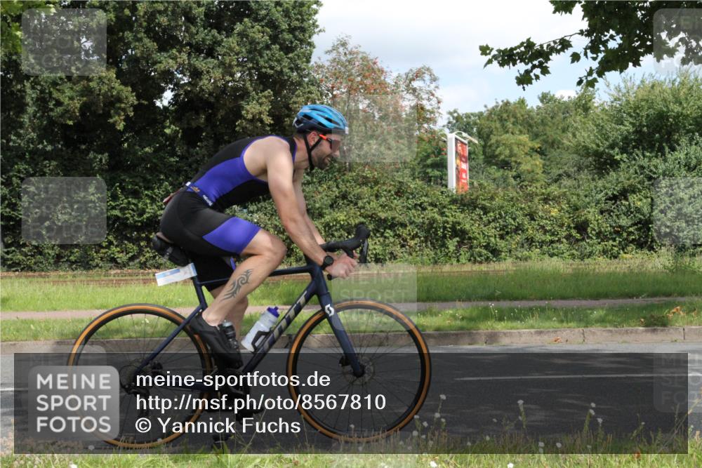 10.08.2025 - GEWOBA Citytriathlon Bremen Yannick Fuchs http://msf.ph/oto/8567810 10.08.2025 12:45:44 Radfahren 574, 651, 676, 685, 697, 748, 771, 812, 898, 928, 930, 939 meine-sportfotos.de
