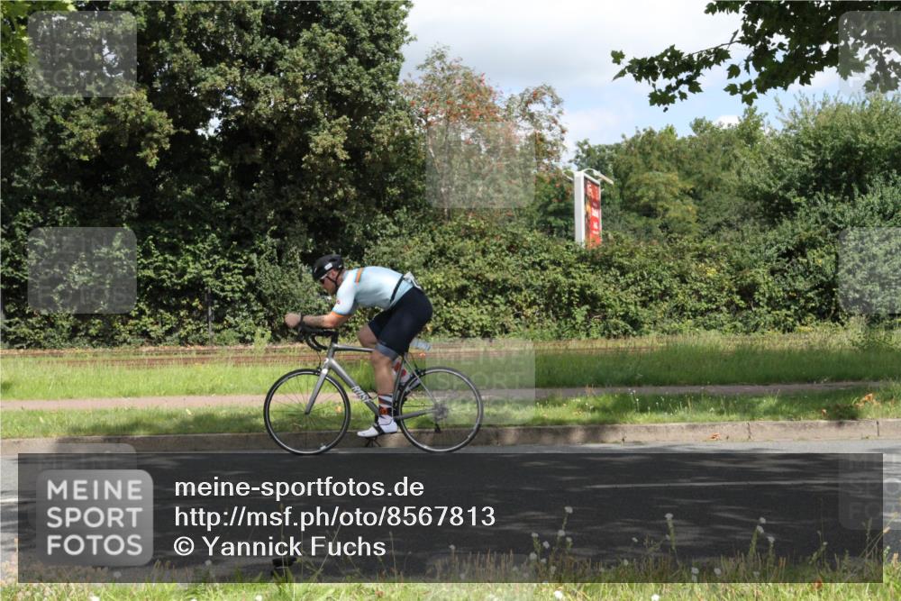 10.08.2025 - GEWOBA Citytriathlon Bremen Yannick Fuchs http://msf.ph/oto/8567813 10.08.2025 12:45:48 Radfahren 574, 651, 674, 685, 697, 748, 771, 812, 898, 928, 930, 939 meine-sportfotos.de