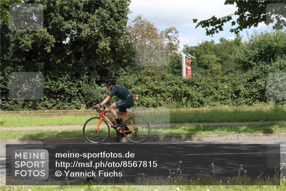 10.08.2025 - GEWOBA Citytriathlon Bremen Yannick Fuchs http://msf.ph/oto/8567815 10.08.2025 12:45:49 Radfahren 574, 651, 674, 685, 697, 748, 771, 812, 898, 928, 930 meine-sportfotos.de