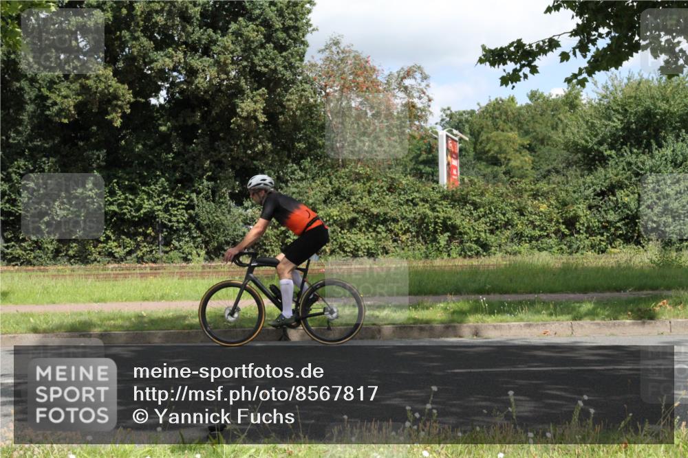 10.08.2025 - GEWOBA Citytriathlon Bremen Yannick Fuchs http://msf.ph/oto/8567817 10.08.2025 12:45:51 Radfahren 574, 651, 674, 685, 697, 748, 771, 812, 898, 928 meine-sportfotos.de