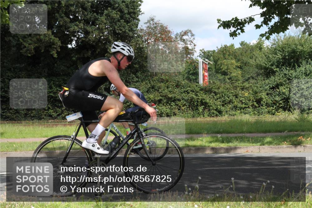 10.08.2025 - GEWOBA Citytriathlon Bremen Yannick Fuchs http://msf.ph/oto/8567825 10.08.2025 12:45:57 Radfahren 574, 651, 674, 685, 697, 748, 771, 812, 898, 928, 929 meine-sportfotos.de