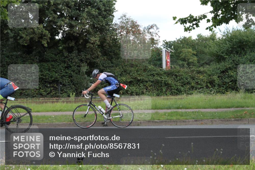 10.08.2025 - GEWOBA Citytriathlon Bremen Yannick Fuchs http://msf.ph/oto/8567831 10.08.2025 12:46:09 Radfahren 674, 685, 929, 948, 1011 meine-sportfotos.de