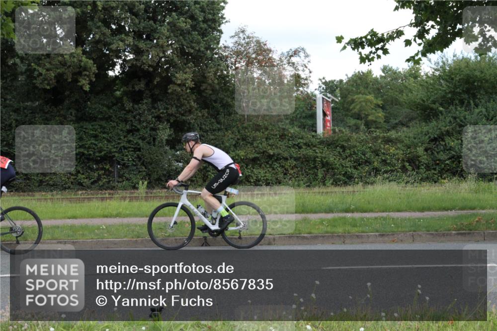 10.08.2025 - GEWOBA Citytriathlon Bremen Yannick Fuchs http://msf.ph/oto/8567835 10.08.2025 12:46:18 Radfahren 625, 948, 1011 meine-sportfotos.de