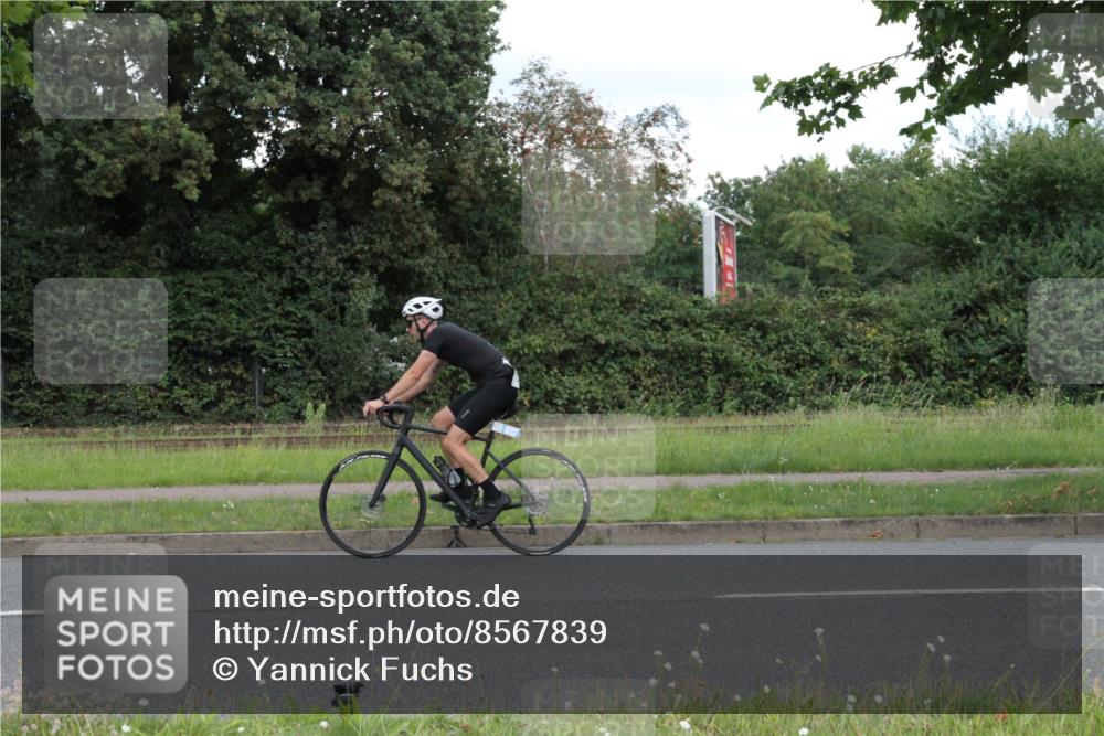 10.08.2025 - GEWOBA Citytriathlon Bremen Yannick Fuchs http://msf.ph/oto/8567839 10.08.2025 12:46:21 Radfahren 625, 948, 1011 meine-sportfotos.de