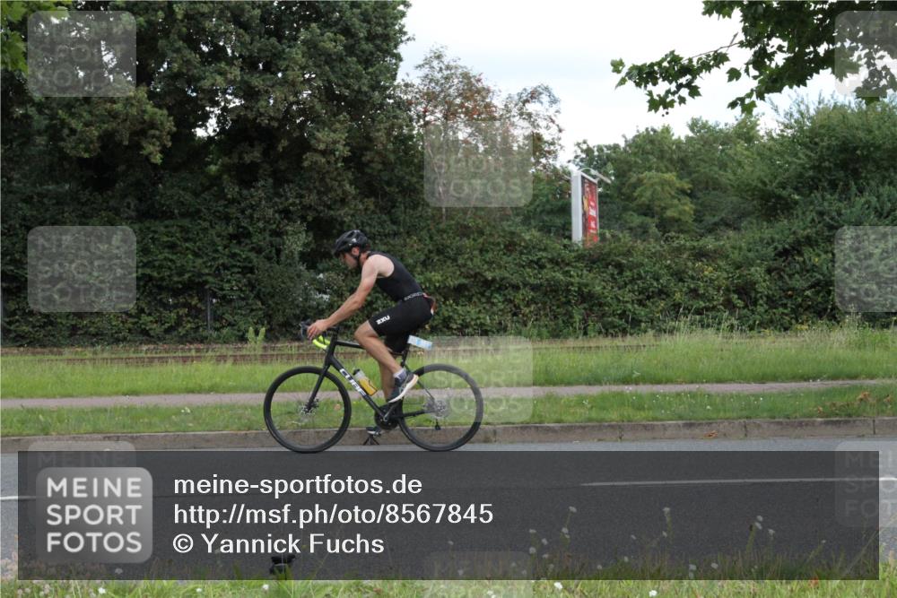 10.08.2025 - GEWOBA Citytriathlon Bremen Yannick Fuchs http://msf.ph/oto/8567845 10.08.2025 12:46:25 Radfahren 625, 903, 948, 962 meine-sportfotos.de