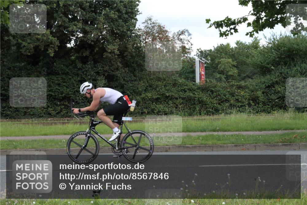 10.08.2025 - GEWOBA Citytriathlon Bremen Yannick Fuchs http://msf.ph/oto/8567846 10.08.2025 12:46:28 Radfahren 576, 625, 903, 918, 948, 962 meine-sportfotos.de