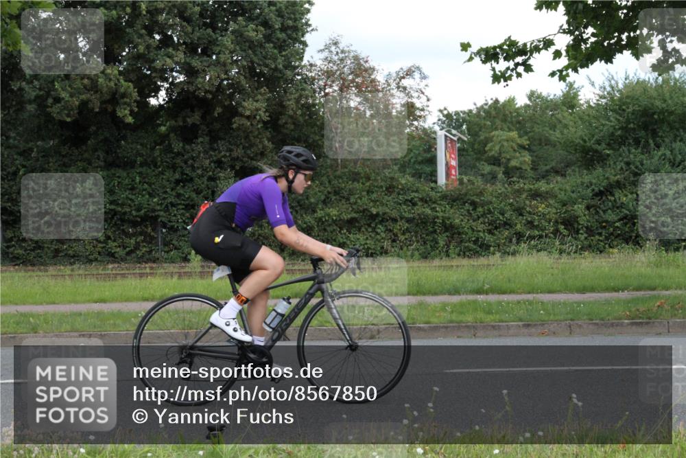 10.08.2025 - GEWOBA Citytriathlon Bremen Yannick Fuchs http://msf.ph/oto/8567850 10.08.2025 12:46:39 Radfahren 576, 605, 799, 823, 903, 918, 962, 1007, 1020 meine-sportfotos.de