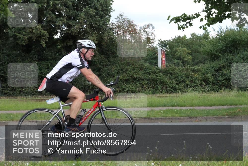10.08.2025 - GEWOBA Citytriathlon Bremen Yannick Fuchs http://msf.ph/oto/8567854 10.08.2025 12:46:41 Radfahren 576, 605, 799, 823, 903, 918, 962, 1007, 1020 meine-sportfotos.de