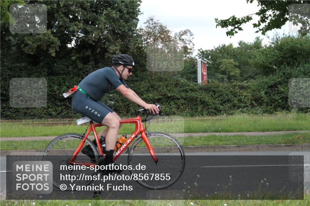 10.08.2025 - GEWOBA Citytriathlon Bremen Yannick Fuchs http://msf.ph/oto/8567855 10.08.2025 12:46:42 Radfahren 576, 605, 799, 823, 903, 918, 962, 1007, 1020 meine-sportfotos.de