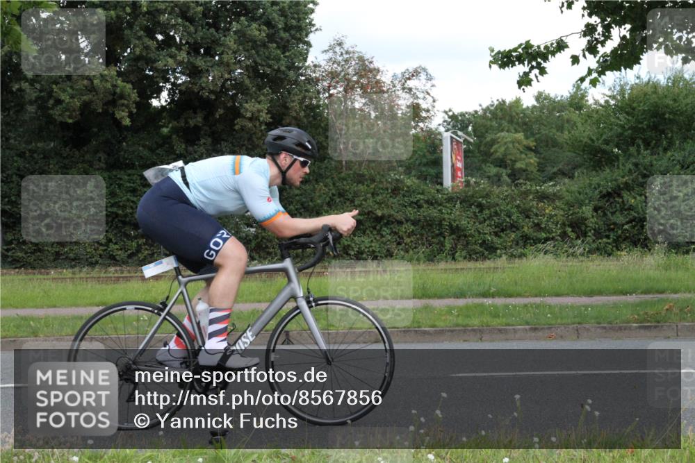 10.08.2025 - GEWOBA Citytriathlon Bremen Yannick Fuchs http://msf.ph/oto/8567856 10.08.2025 12:46:43 Radfahren 576, 605, 799, 823, 903, 918, 962, 1007, 1020 meine-sportfotos.de