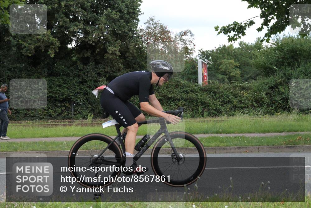10.08.2025 - GEWOBA Citytriathlon Bremen Yannick Fuchs http://msf.ph/oto/8567861 10.08.2025 12:46:49 Radfahren 576, 605, 760, 799, 823, 903, 918, 962, 968, 1007, 1020 meine-sportfotos.de