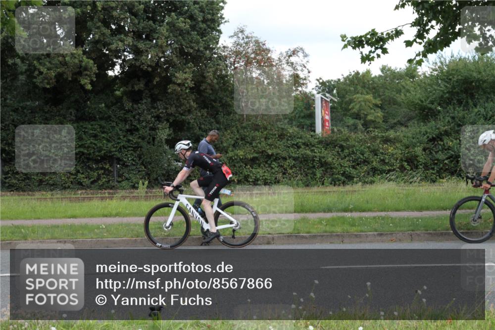 10.08.2025 - GEWOBA Citytriathlon Bremen Yannick Fuchs http://msf.ph/oto/8567866 10.08.2025 12:46:56 Radfahren 583, 622, 760, 799, 823, 968, 1007, 1020 meine-sportfotos.de
