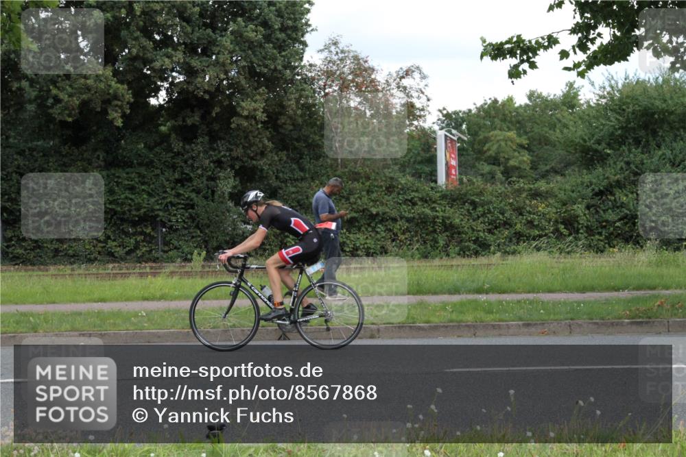 10.08.2025 - GEWOBA Citytriathlon Bremen Yannick Fuchs http://msf.ph/oto/8567868 10.08.2025 12:46:57 Radfahren 583, 622, 659, 760, 769, 799, 823, 968, 1020 meine-sportfotos.de