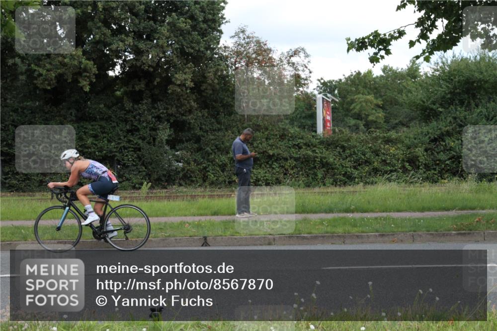 10.08.2025 - GEWOBA Citytriathlon Bremen Yannick Fuchs http://msf.ph/oto/8567870 10.08.2025 12:46:58 Radfahren 583, 622, 659, 760, 769, 799, 823, 968, 1020 meine-sportfotos.de