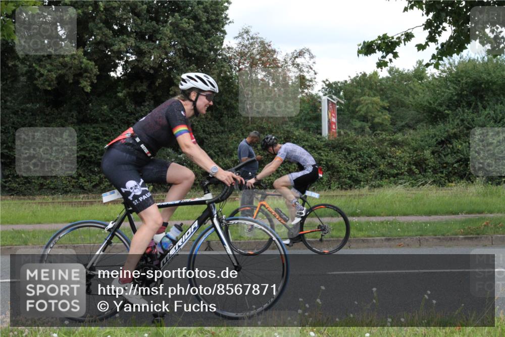 10.08.2025 - GEWOBA Citytriathlon Bremen Yannick Fuchs http://msf.ph/oto/8567871 10.08.2025 12:47:00 Radfahren 583, 622, 640, 659, 733, 760, 769, 799, 823, 960, 968, 1020 meine-sportfotos.de