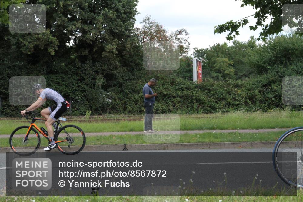 10.08.2025 - GEWOBA Citytriathlon Bremen Yannick Fuchs http://msf.ph/oto/8567872 10.08.2025 12:47:00 Radfahren 583, 622, 640, 659, 733, 760, 769, 799, 823, 960, 968, 1020 meine-sportfotos.de