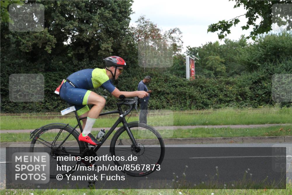 10.08.2025 - GEWOBA Citytriathlon Bremen Yannick Fuchs http://msf.ph/oto/8567873 10.08.2025 12:47:01 Radfahren 583, 622, 640, 659, 733, 760, 769, 799, 823, 875, 960, 968, 1020 meine-sportfotos.de